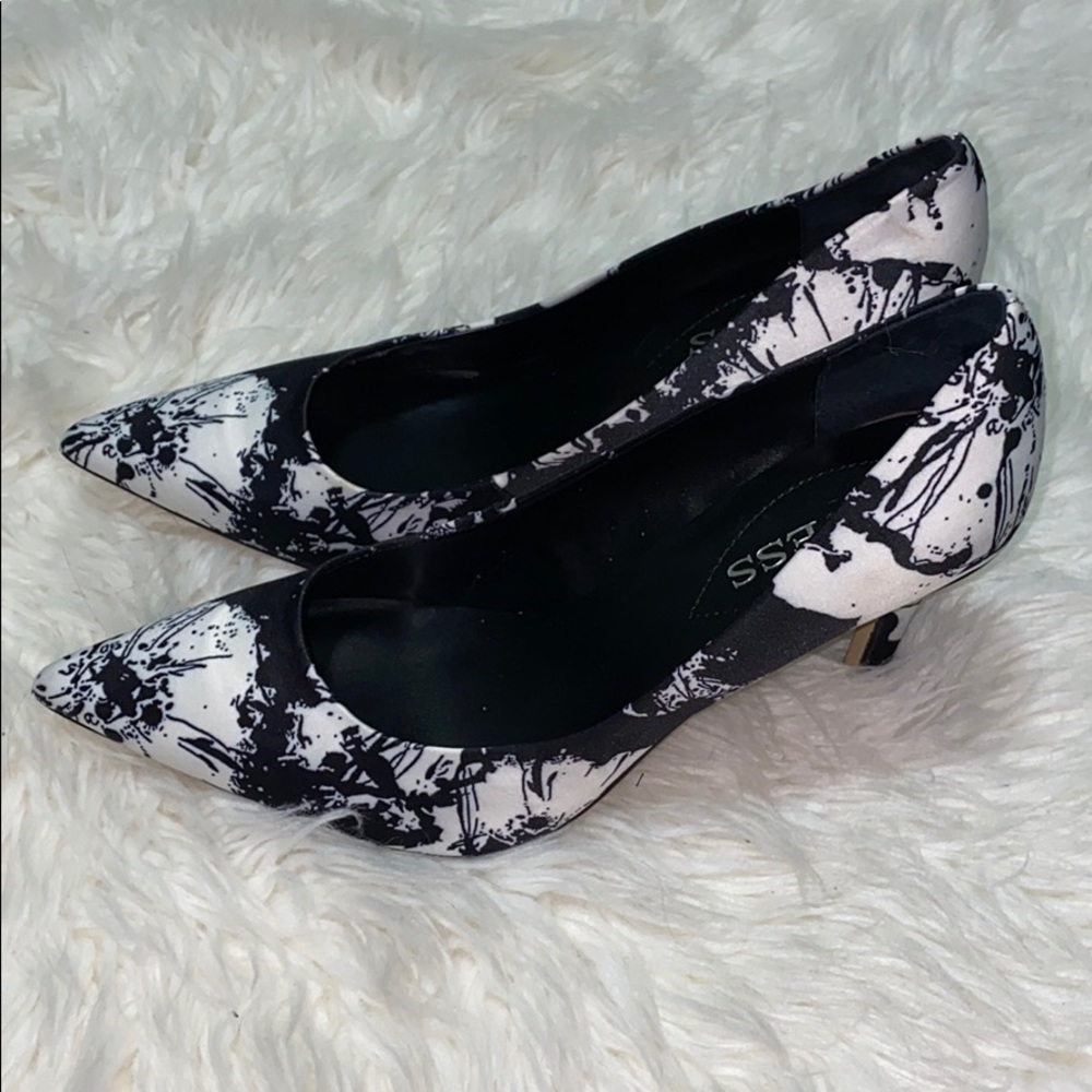 Guess Heels - Picture 4 of 5